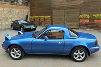 会場には1989年に誕生した初代「ロードスター」も展示されていた。
    