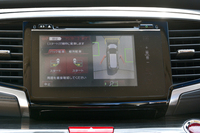 複数のカメラを使った、安全装備や駐車のサポートシステムなども用意されている。