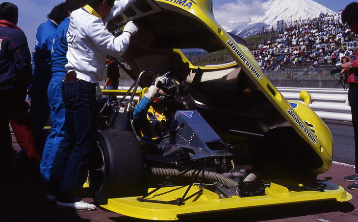 1984年シーズンに使用されたレーシングカー「マーチ 812/MCS V」。シングルシーター時代の“グラチャンカー”は、フォーミュラカーの骨格にカウルをかぶせたものだった。