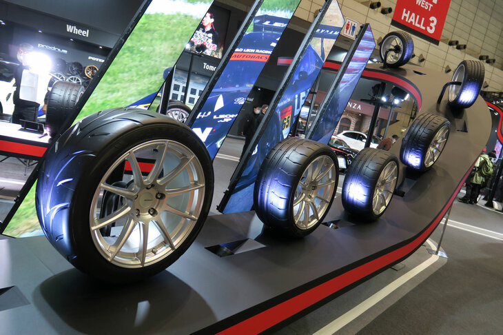 ブリヂストンの出展ブースの様子。