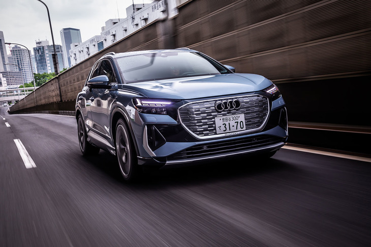 シャシーにはフォルクスワーゲン グループのEV専用プラットフォーム「MEB」を使用。路面からの突き上げを上手にいなす、ふんわりとした乗り心地の良さが確認できた。