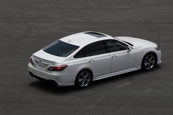 6ライトウィンドウのスタイリングが新しい、15代目「トヨタ・クラウン」。ほぼすべてのグレードの試乗と、開発の陣頭指揮を執ったチーフエンジニアへのインタビューを行いました。（photo：北畠主税）