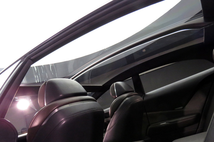 マツダ・ビジョン コンセプト（ガラスルーフ）