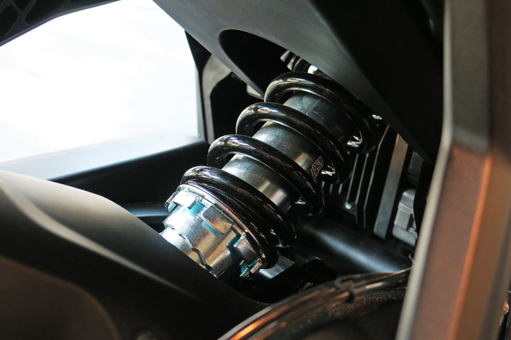 トライアンフ・トライデント660（リアサスペンション）