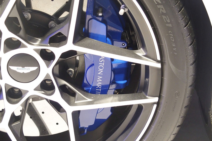 アストンマーティン・ヴァンキッシュ（ブレーキキャリパー）