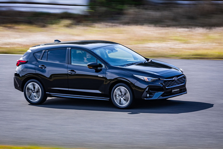 スバル・インプレッサ（クローズドコースでの走行シーン）