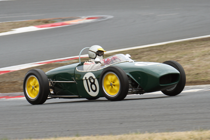 ロータス初のミドシップマシンだった1960年「18」。同じ車体に1リッターエンジンを積んだFJ（後のF3）から1.5リッターのF2、そして2.5リッターを積んだトップカテゴリーのF1まで存在した。