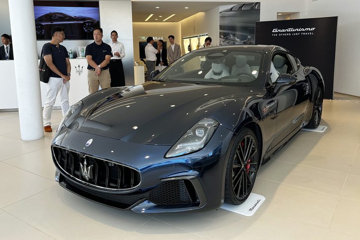 マセラティ・グラントゥーリズモ トロフェオ（フロントビュー）