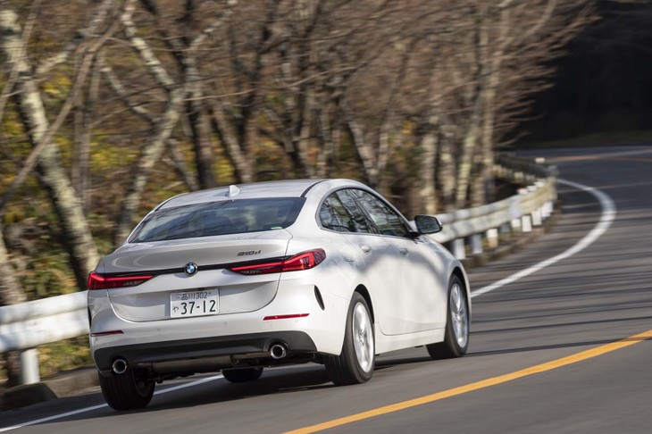 タイヤスリップコントロールシステム「アクチュエーター・コンティギュアス・ホイールスリップ・リミテーション（ARB）」を搭載。FWD特有のアンダーステアを抑え込んでいる。