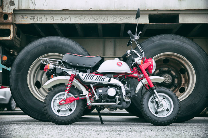 ホンダはバンコクモーターショーに続き、東京モーターショーでもコンセプトモデル「モンキー125」を発表した。“原付き”ならではの気軽さはなくなってしまうかもしれないが、案外近いうちに「モンキー」は復活するかもしれない。