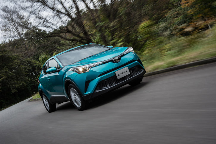 トヨタC-HR S-T