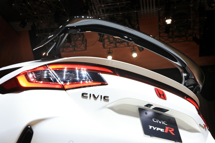 ホンダ・シビック タイプR（リアウイング）