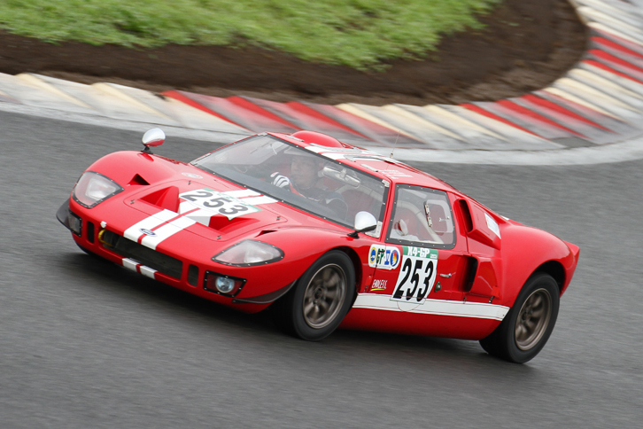 東京R&D製のレーシングカーである「カドウェル」のシャシーに、「フォードGT40」を80％縮小したボディーを載せた「IYOKAN GT35」。GP-5クラスで5位入賞。