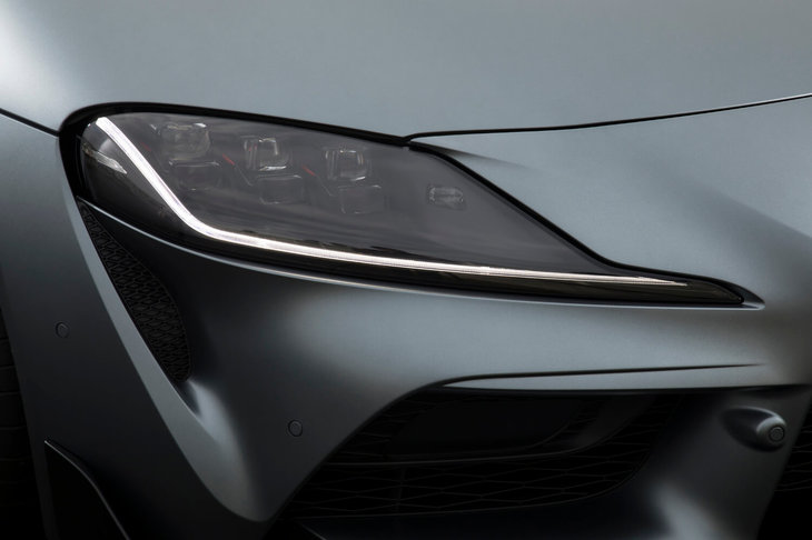 トヨタ・スープラ（ヘッドランプ）