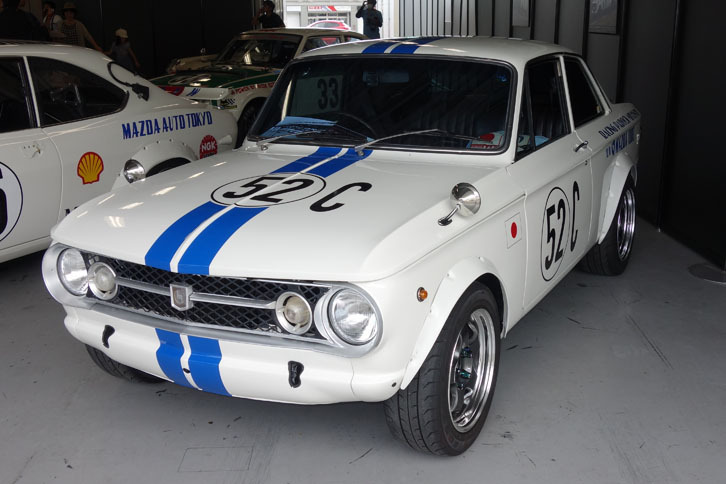 【レーシングマシン展示】「ファミリア1000クーペ」 1966年マカオGP♯52 片山義美仕様