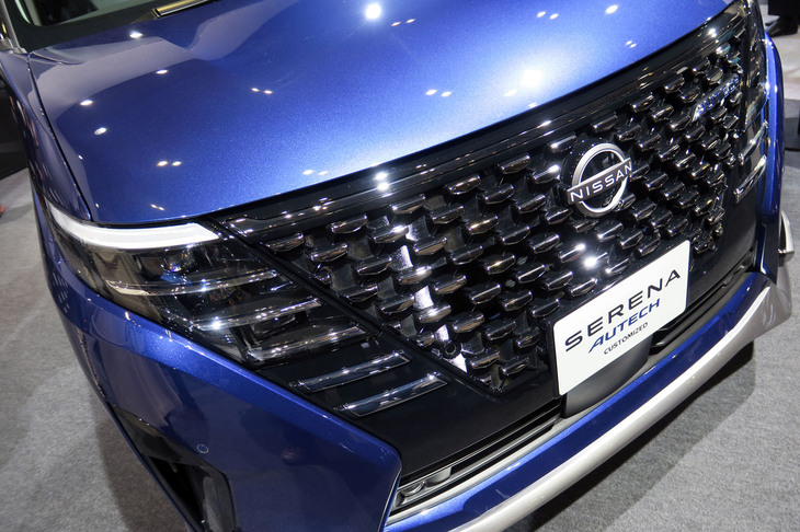 日産セレナAUTECHカスタマイズド