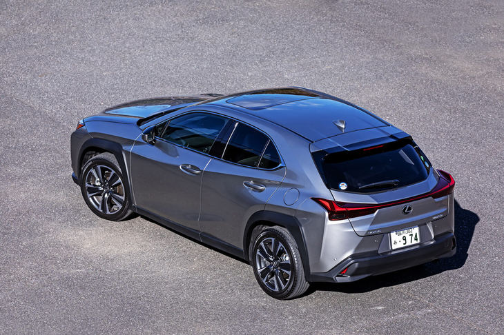 Cセグメントに分類できる「レクサスUX」。ボディーサイズは全長×全幅×全高＝4495×1840×1540mm、ホイールベース2640mmとなる。