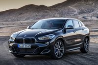 ブラックのボディーカラーをまとう「X2 M35i」。欧州で発表されたばかりの「X2」のハイパフォーマンスグレードだ。