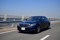 「Sクラス」ならではの極上の乗り心地が味わえる。