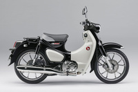 ホンダが「スーパーカブC125」に新色のブラックを設定　カラーバリエーションを3種類に拡大