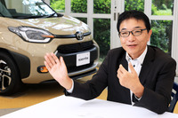 ＜鈴木啓友さんプロフィール＞
	1989年入社。ボデー設計部にて5・6代目「セリカ」や初代「アベンシス」のアッパーボデー設計を担当。製品企画部に転じ、2代目「アバロン」、初代「パッソ」、2代目「イスト」等の製品企画に携わった。その後、主査として初代「ヴィオス／ヤリス」を担当。2017年よりチーフエンジニアとして2代目ヴィオス／ヤリスの製品企画を担い、2代目「アクア」、そして今回の3代目「シエンタ」でも同職に就き、企画・開発の全般を主導した。