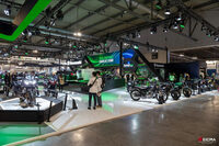 「EICMA 2022」におけるカワサキの出展ブースの様子。