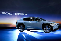 スバルにとって初の量販BEVとなる「ソルテラ」。「トヨタbZ4X」の姉妹モデルだが、デザインのみならず走りに関しても差別化が図られているという。