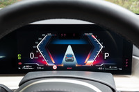 メーターパネル用のスクリーンは12.3インチ。これは「スポーツ」モードの状態で、レッドのアクセントが表示されている。