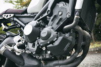 845cc 3気筒エンジン。豊かな中低速のトルクや、勇ましいエンジン音が特徴とされる。