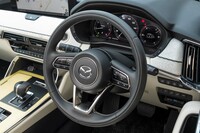 シャシーまわりの変更にともない、電動パワーステアリングや4WDシステムの制御も見直されている。