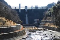 最後に訪れた「合角ダム」。2001年に完成した比較的新しいダムで、ふもとにある「吉田元気村」には、宿泊施設、入浴施設等が設けられている。