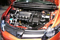 上級「L」「Lスカイルーフ」は、トランスミッションに7段マニュアル変速できる「7スピードモード」が備わる。