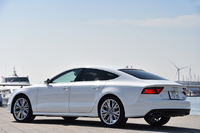 アウディA7スポーツバック 3.0 TFSIクワトロ（4WD/7AT）／RS 7スポーツバック（4WD/8AT）の画像