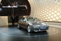 BMW初の4ドアクーペとなる「6シリーズ グランクーペ」。3リッターのツインターボと4.4リッターのツインターボ、さらに3リッターのツインターボディーゼルをラインナップする。