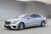 「メルセデス・ベンツS63 AMG」
    