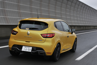 生産はフランス・ノルマンディーのディエップ工場（かつてのアルピーヌの拠点）で行われる。