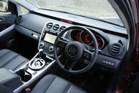 クルージングパッケージには本革シート、シートヒーター、レーダークルーズコントロールなどの専用装備が含まれ、価格はベースモデルより34.0万円アップ。
FF、4WDともに選ぶことができる。
