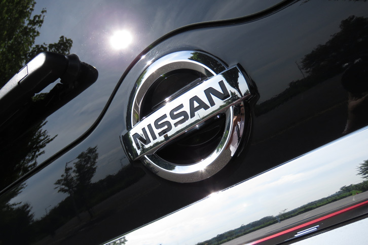 日産セレナ ハイウェイスターG（エンブレム）