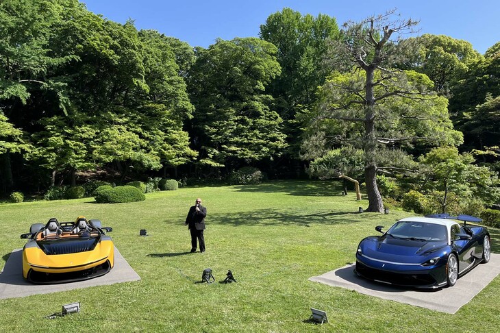 アウトモビリ・ピニンファリーナが開催した電動ハイパーカー「バティスタ チンクアンタチンクエ」とバルケッタモデル「B95」の発表会の様子。