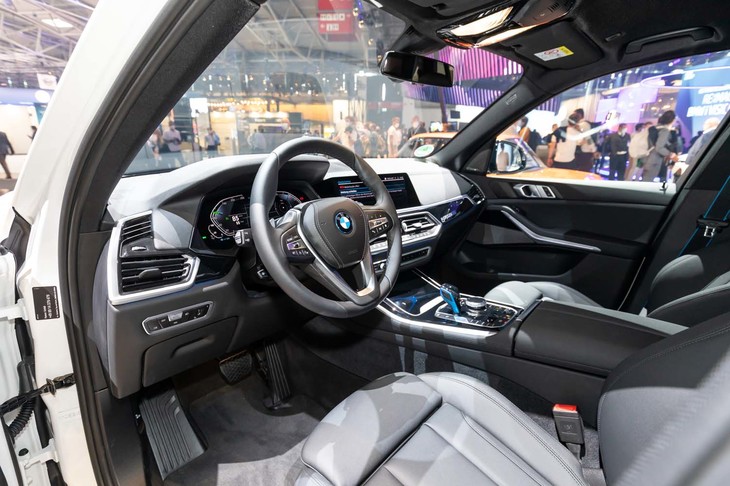 BMW iX5ハイドロジェン（コックピット）