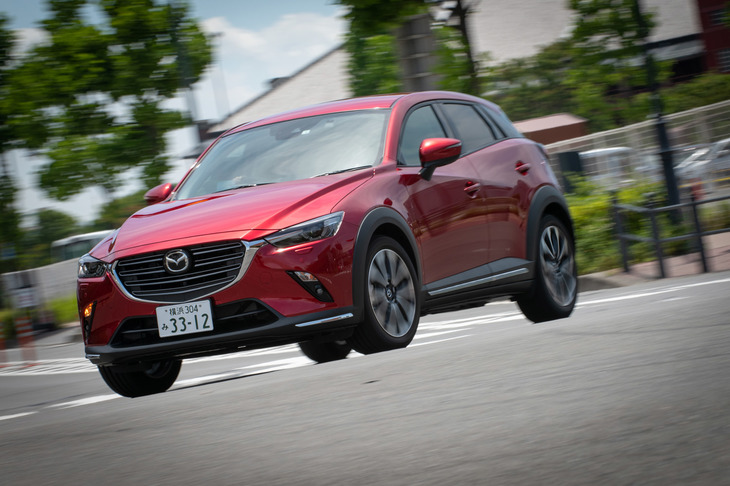 今回の改良では、ドアパネルの板厚を増したほか、リアドアガラスにフロントと同じ4ｍｍ厚のガラスを採用。さらにドアシールの遮音性とルーフ部の吸音性を高めるなどして、静粛性の向上を図っている。