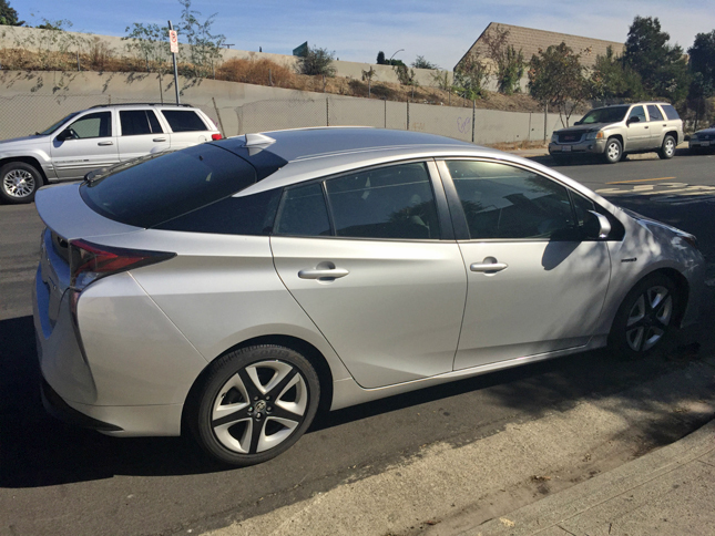 昨2016年にLAを訪れた際、現行型「プリウス」はそのスタイルが少なからず議論の的となっていたが、今日ではずいぶん見かけるようになった。筆者も同車を使ったUberに1度乗せてもらった。