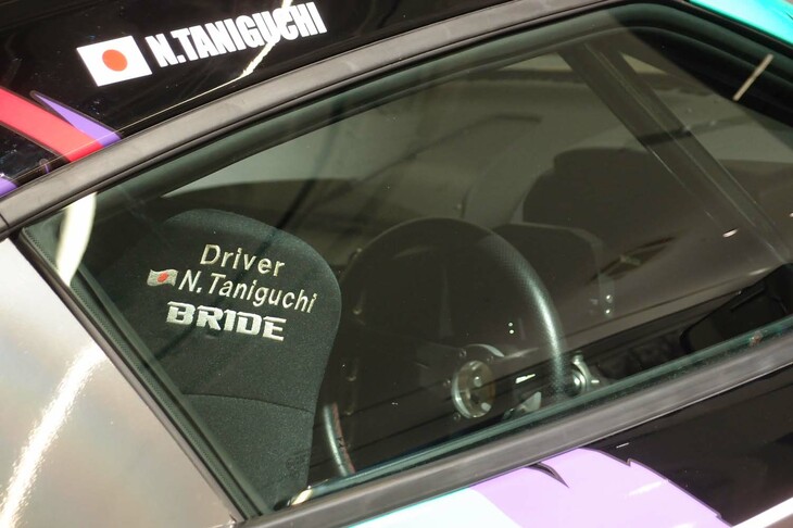 「GRスープラ」のドライバーズシートの主（あるじ）は、現在もモータースポーツの第一線で活躍している谷口信輝。