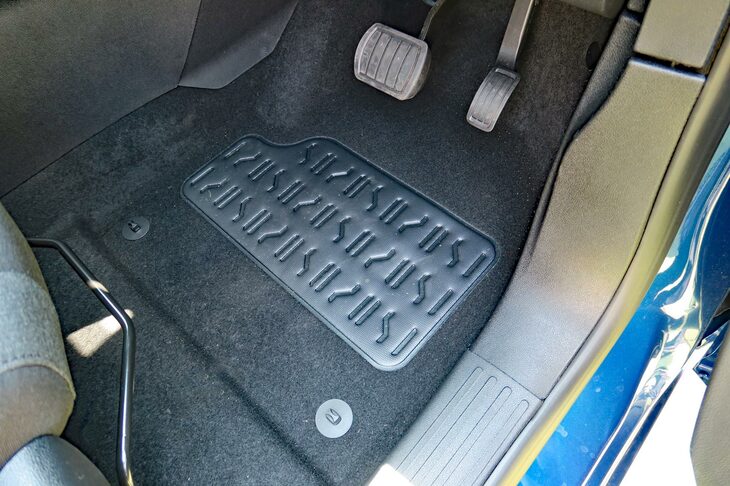 フィアット・ドブロ マキシ（フロア）