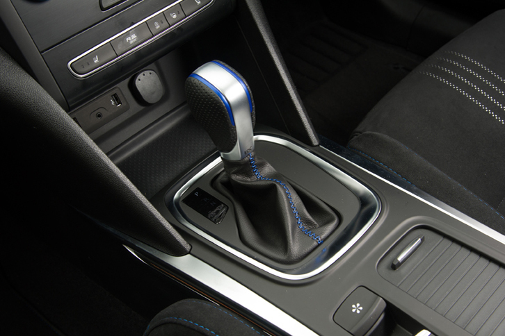 トランスミッションはデュアルクラッチ式7段ATの「7EDC」のみ。マニュアルトランスミッションは用意されていない。