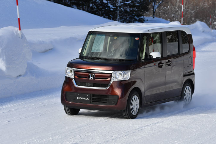 「N-BOX G・LターボHonda SENSING」（4WD／ターボ）。