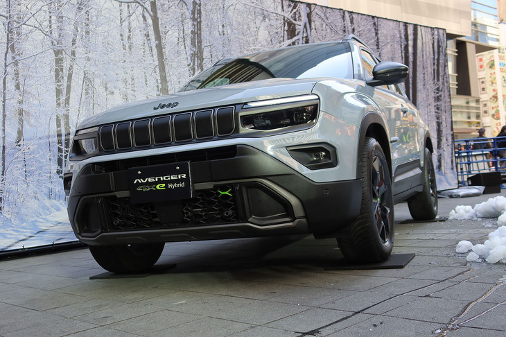 ジープ・アベンジャー4xeハイブリッド