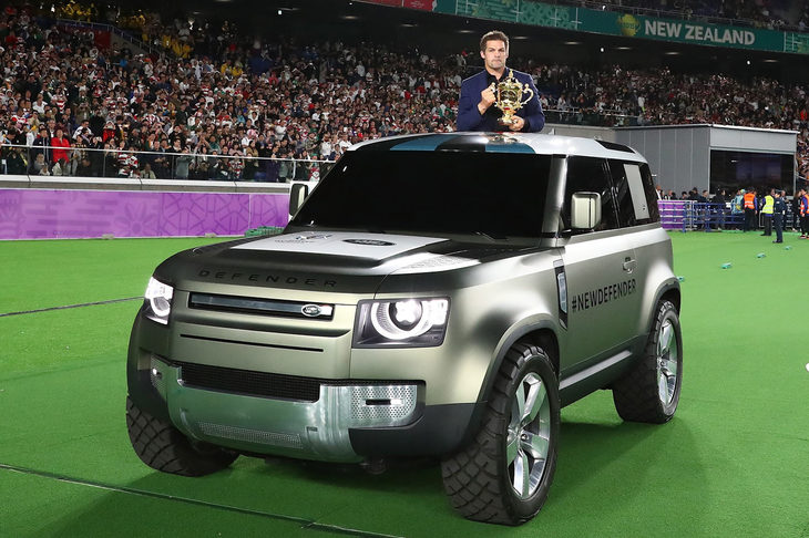 ラグビーワールドカップ2019日本大会で、優勝杯を運んだ新型「ディフェンダー」のコンセプトモデル。