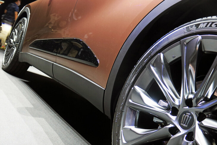 トヨタ・クラウン クロスオーバー（エクステリア）