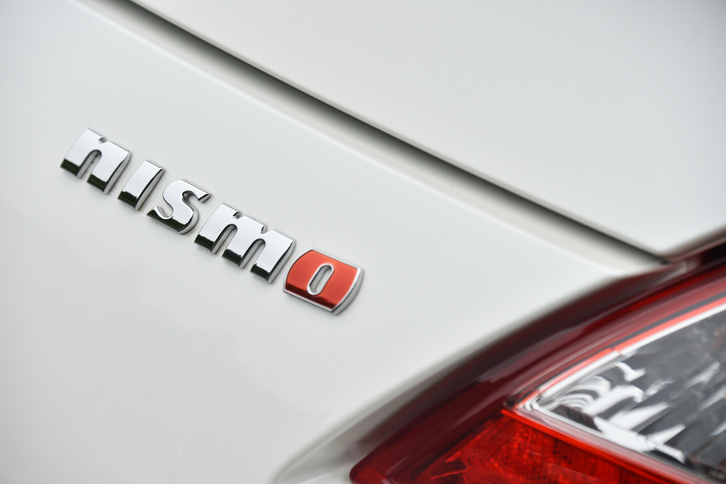 モータースポーツのイメージを持つ上級モデルとして、さまざまな日産車に設定されている「NISMO」。チューニングの度合いはモデルによって異なり、「フェアレディZ」の場合はエンジン、ボディー、足まわり、空力パーツと、全方位的に手が加えられている。